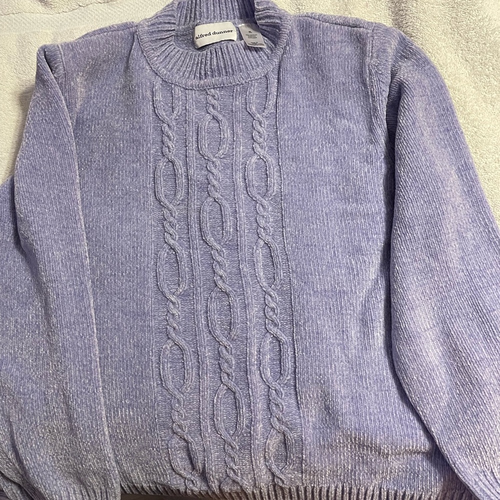 Beautiful Alfred Dunner Women's Lavendar Sweater. Size XL - Picture 2 of 4